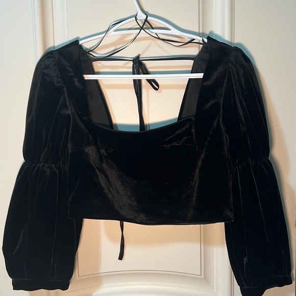 Uraban Outfitters Black Velvet Top - Picture 1 of 3